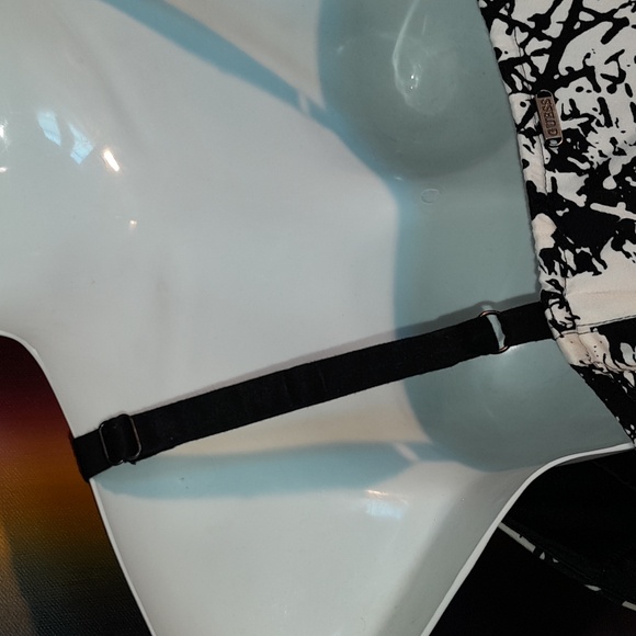 Guess Tank Top - Picture 6 of 9